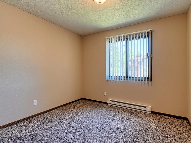 Grand Forks, ND Madison Apartments | Bedroom