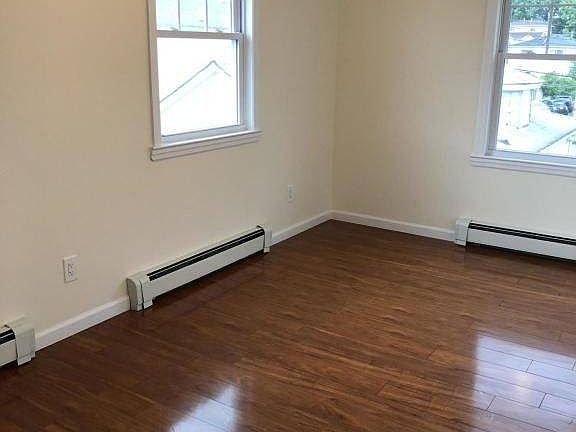 4th image of 306 Norway Ave #2L