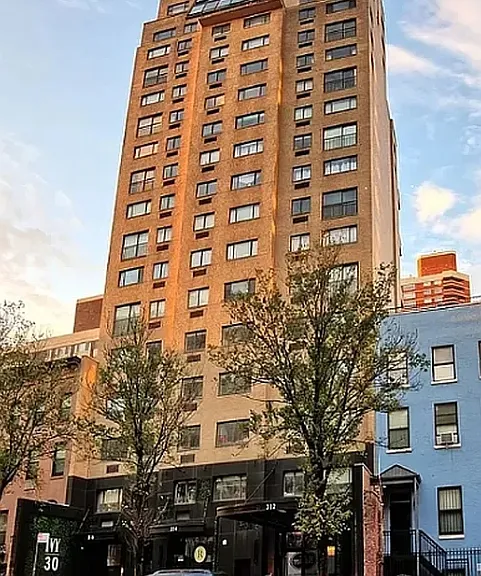 312 E 30th St #10A — Photo 12