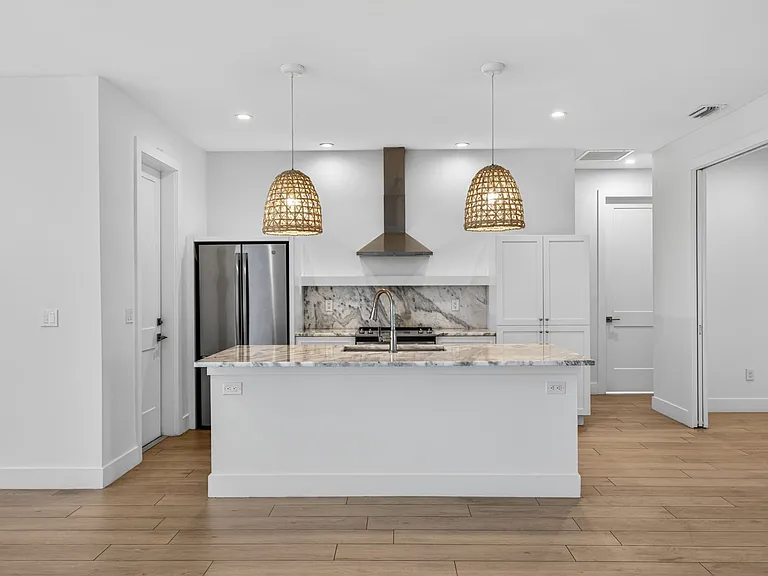 1218 SW 9th Ct — Photo 8