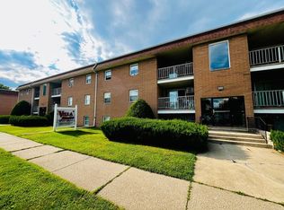 1407 E Chicago St #4, Valparaiso, IN 46383