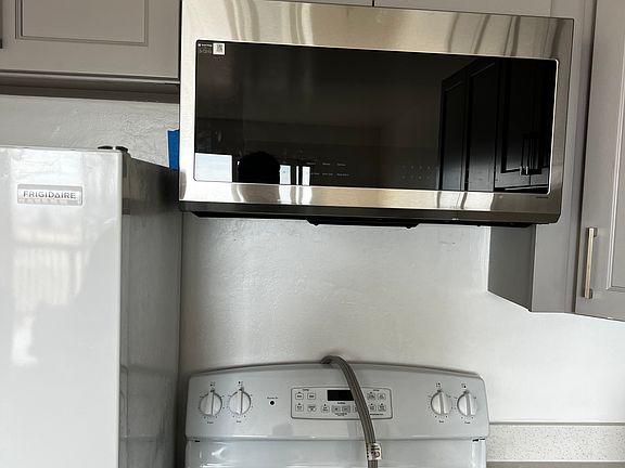 5th image of 285 Grand View Ave APT 5