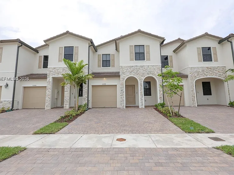 23078 SW 130th Ave #23078 — Photo 2