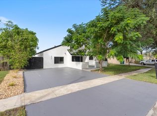 4951 SW 94th Way, Fort Lauderdale, FL 33328