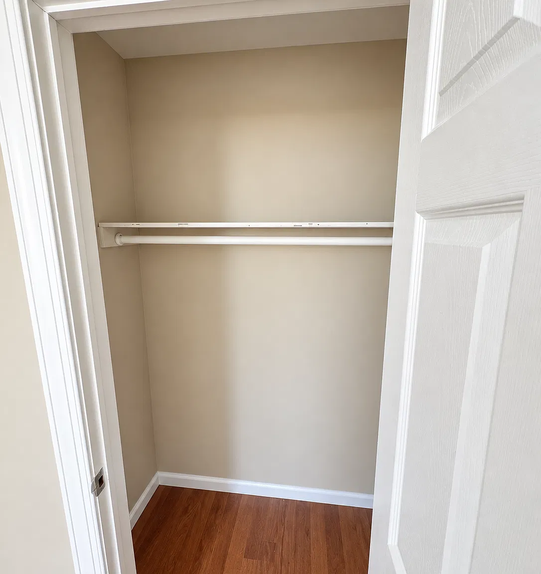 3 bed, 1300 sqft, $2,500 — Photo 4