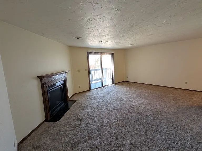 Pheasant Run Apartments — Photo 8