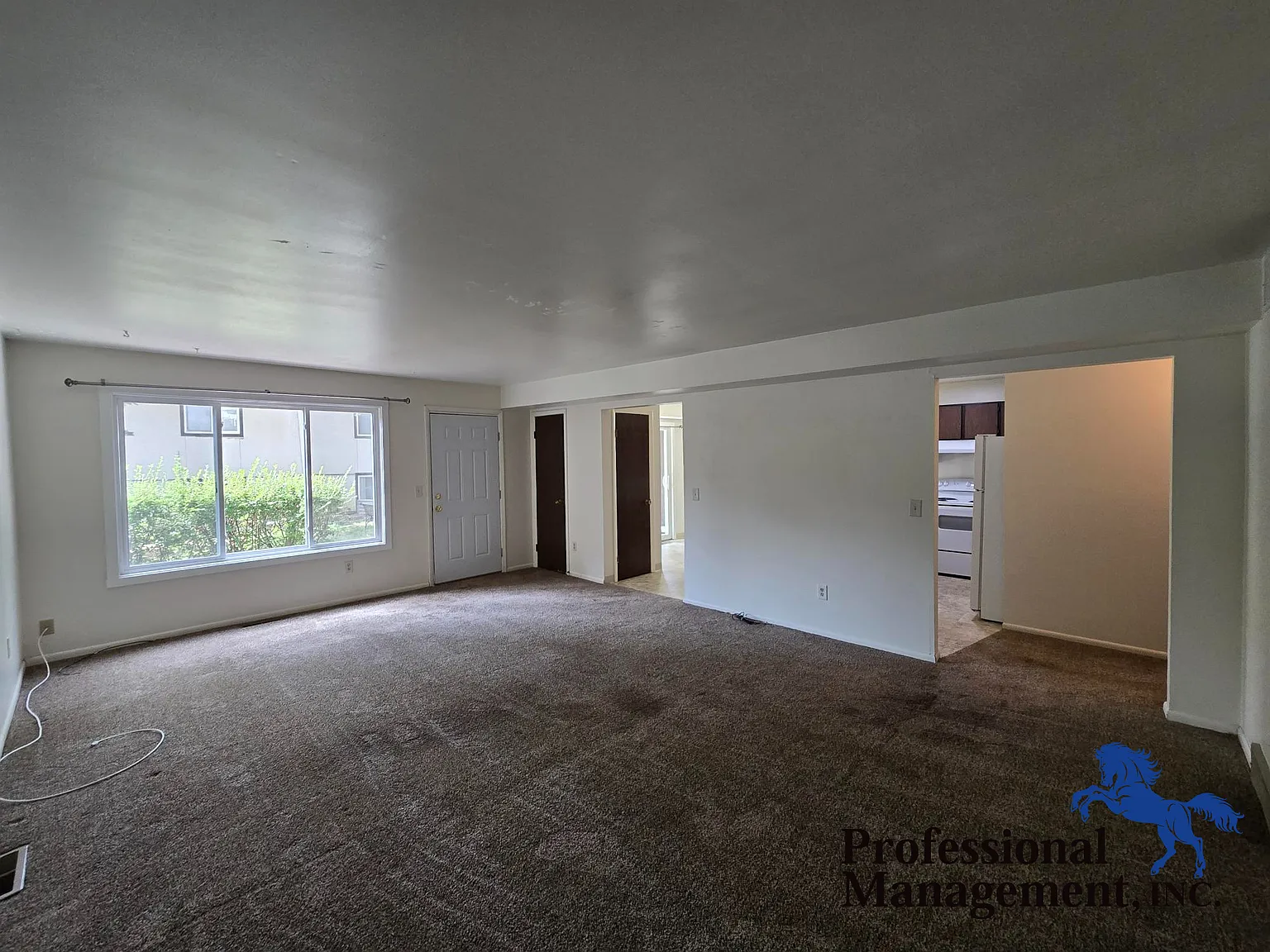 421 Lordwith Dr — Photo 2