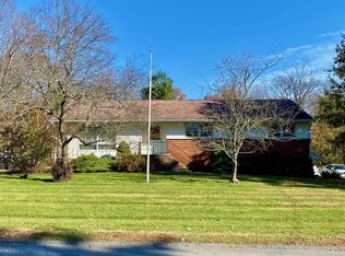 3 Pine Ridge Rd, Poughkeepsie, NY 12603