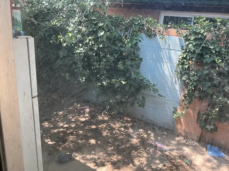 541 Palomas Dr SE — Photo 2