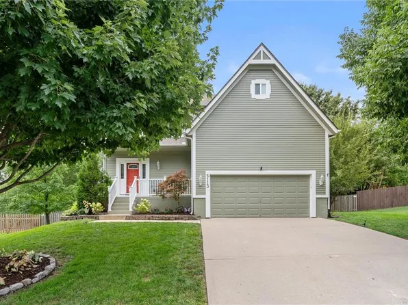 5113 Noreston St, Shawnee, KS 66226