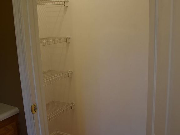5th image of 90 Doe Run Ct