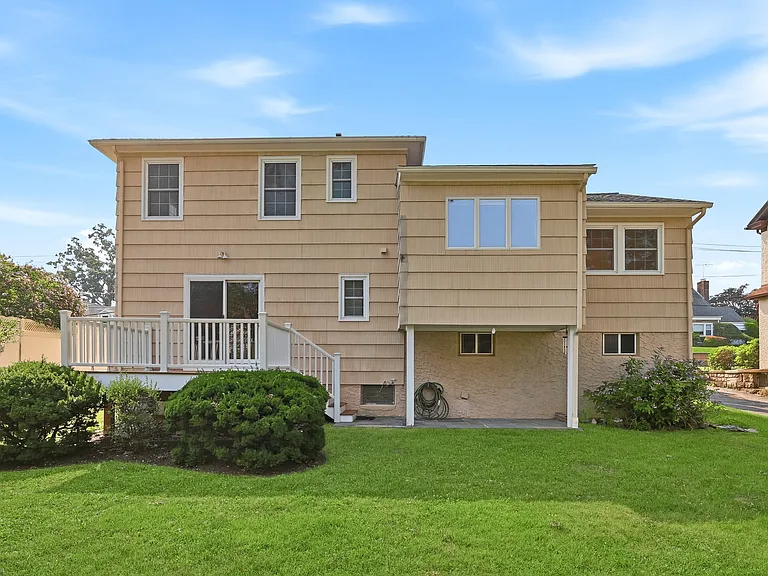 60 Oakland Ave — Photo 35