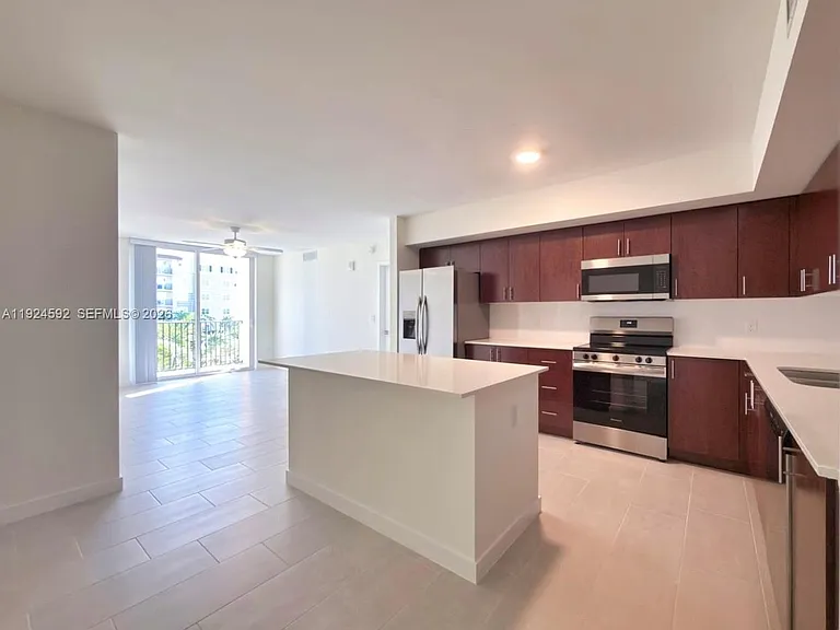 11239 NW 4th Ter #610 — Photo 3
