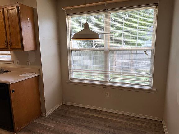 4th image of 2536 Lake Shore Point