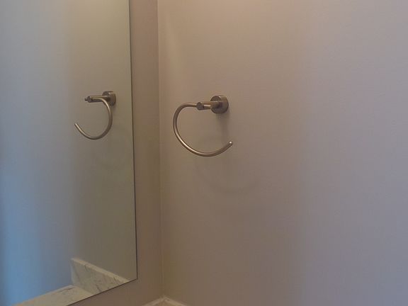 3rd image of 862 W Saint Johns Pl