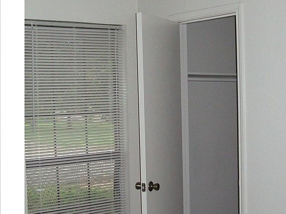3rd image of 10536 Shadywood Dr