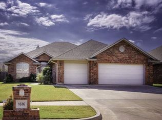 1616 SW 31st St, Moore, OK 73160