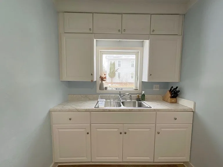 715 Spruce St — Photo 5