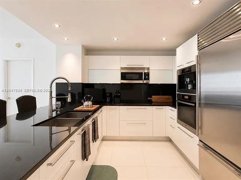 17121 Collins Ave #CU-1602 — Photo 8