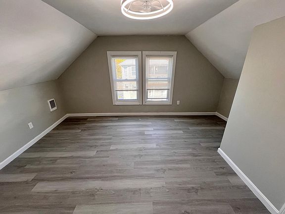 2nd image of 190 Jewett St #4