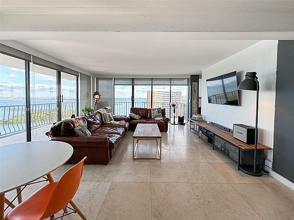 4th image of 780 NE 69th St #Penthouse 1