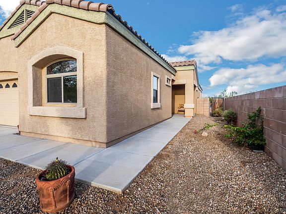 3rd image of 14397 N Bannerstone Ct