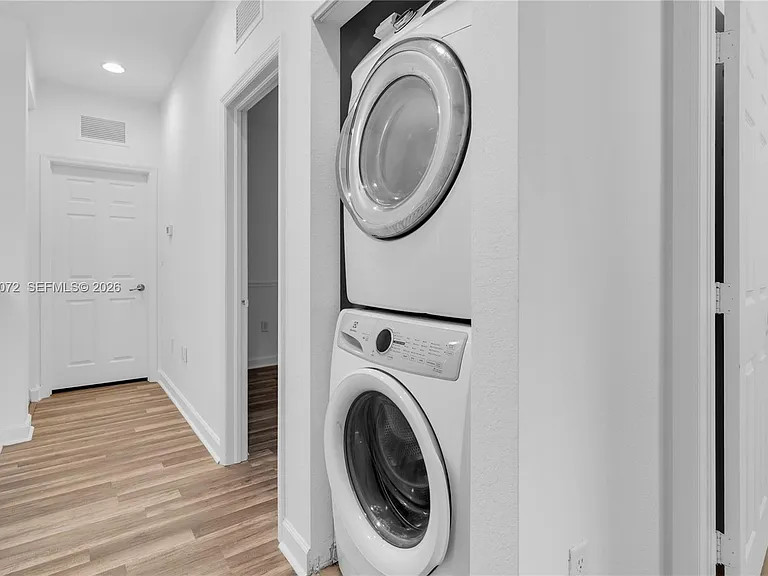 3202 SE 6th St #3202 — Photo 24