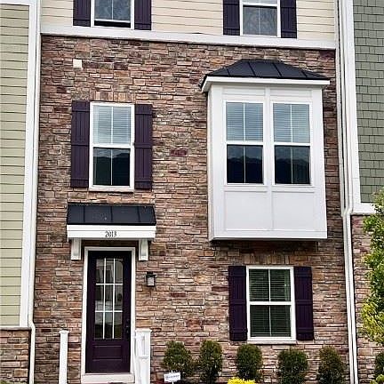 2nd image of 2013 Hemlock Ln