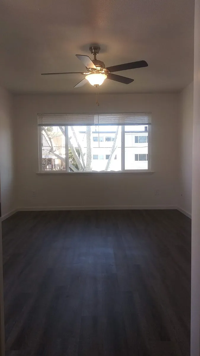 Building Photo - 583 S 9th St #1