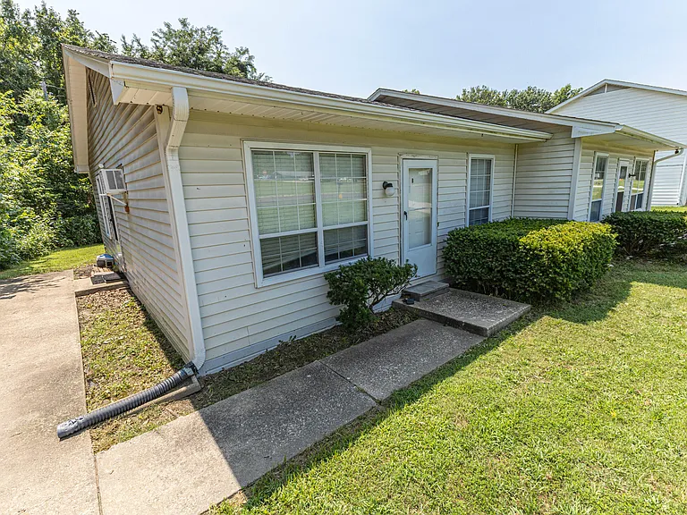 1600 W Amos Dr #B — Photo 4