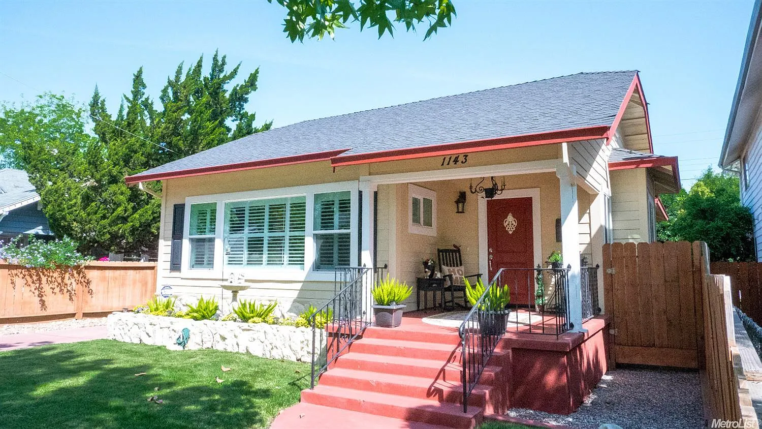 1143 W Elm St photo 1