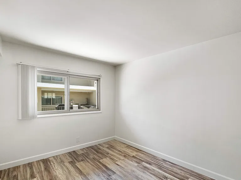 620 E Imperial Ave — Photo 10