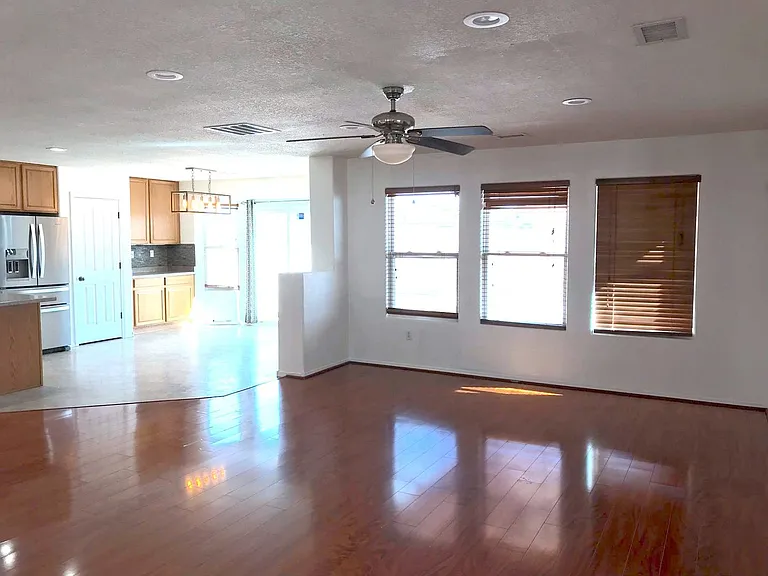 3612 Clear Creek Rd NE — Photo 3