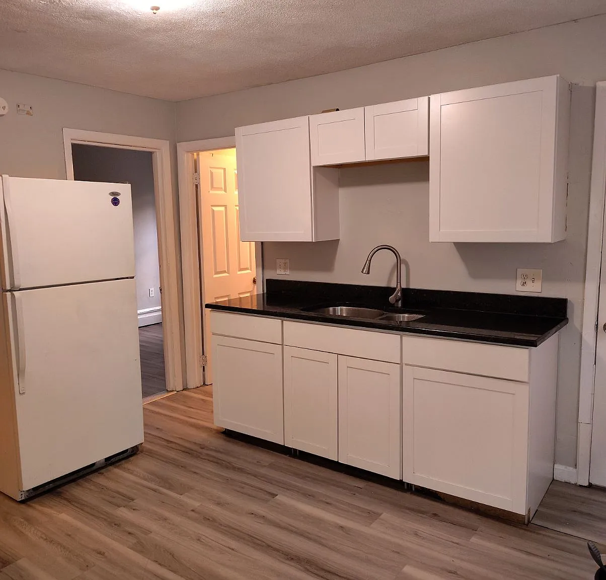 5 bed, $700 — Photo 1