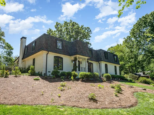 3000 Shaker Dr, Charlotte, NC 28210