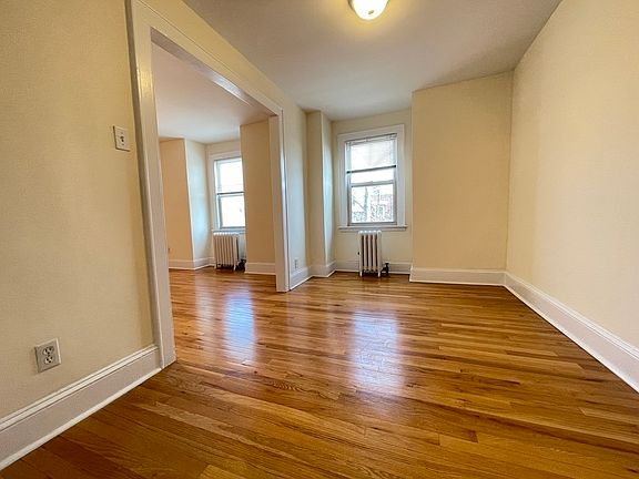 5th image of 21-56 28th St #3T
