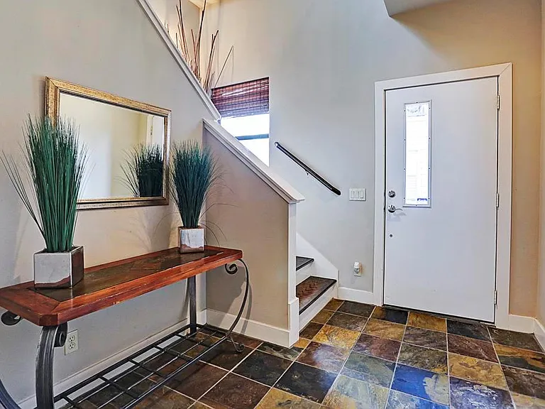 5005 Darling St — Photo 17