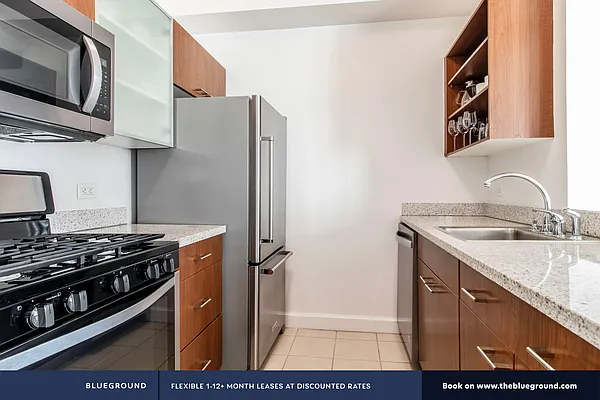 Rented by The Blueground | media 203