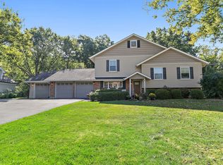 937 Willow Ln, Dundee, IL 60118