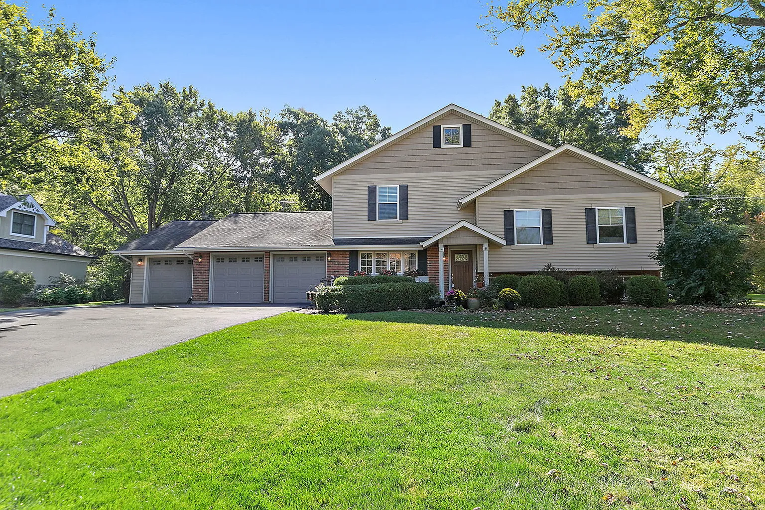 937 Willow Ln photo 1