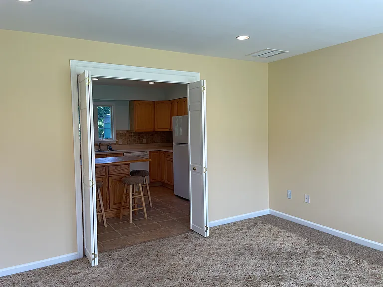 111 Maple Ln — Photo 6