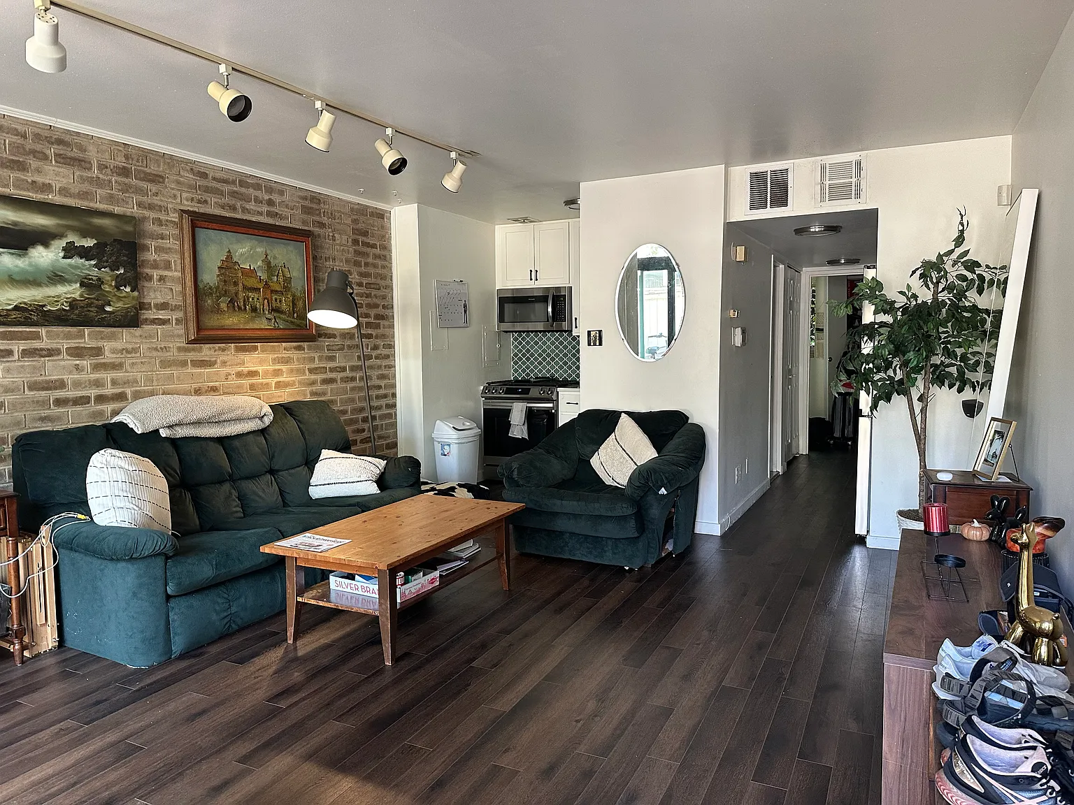 1 bed, 570 sqft, $2,300 — Photo 3