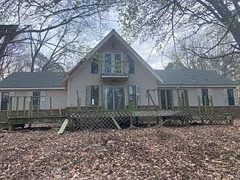 1st image of 108 Lake Shore Dr