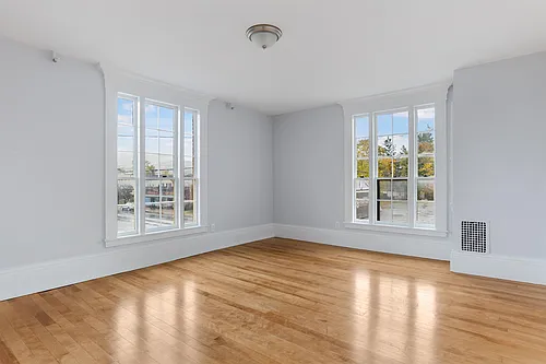 109 Pleasant St Photo 1
