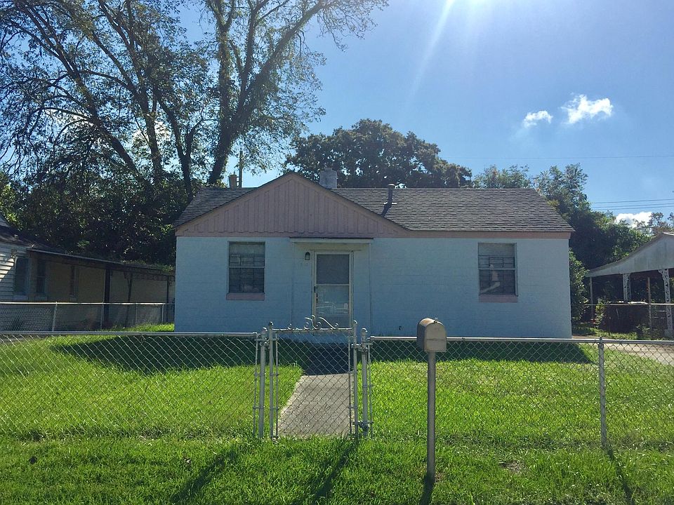 2nd image of 910 Porter St