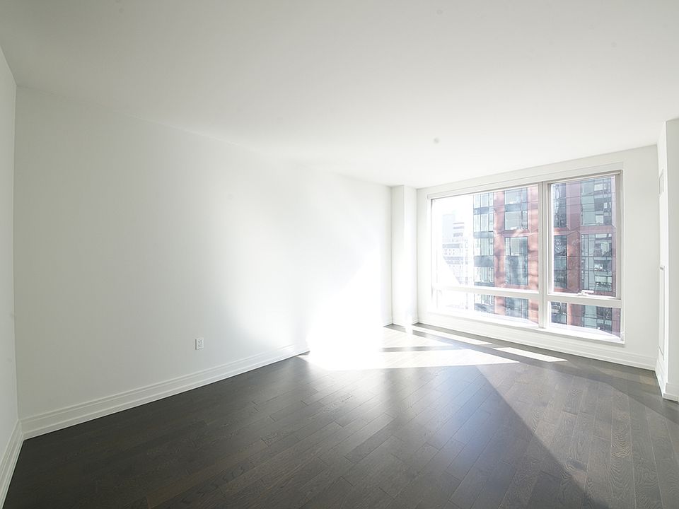1st image of 555 10th Ave APT 28G