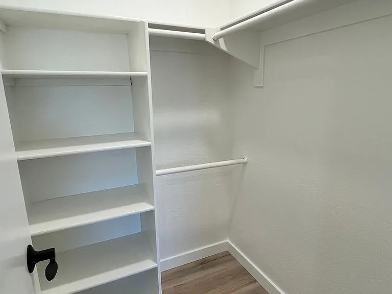 23335 La Crescenta #B — Photo 10