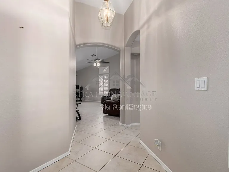 6631 E Rhodes St — Photo 21
