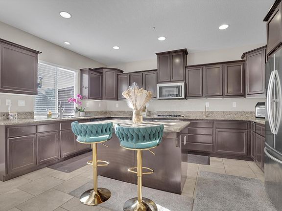 5th image of 2418 Finchwood Landing Ln