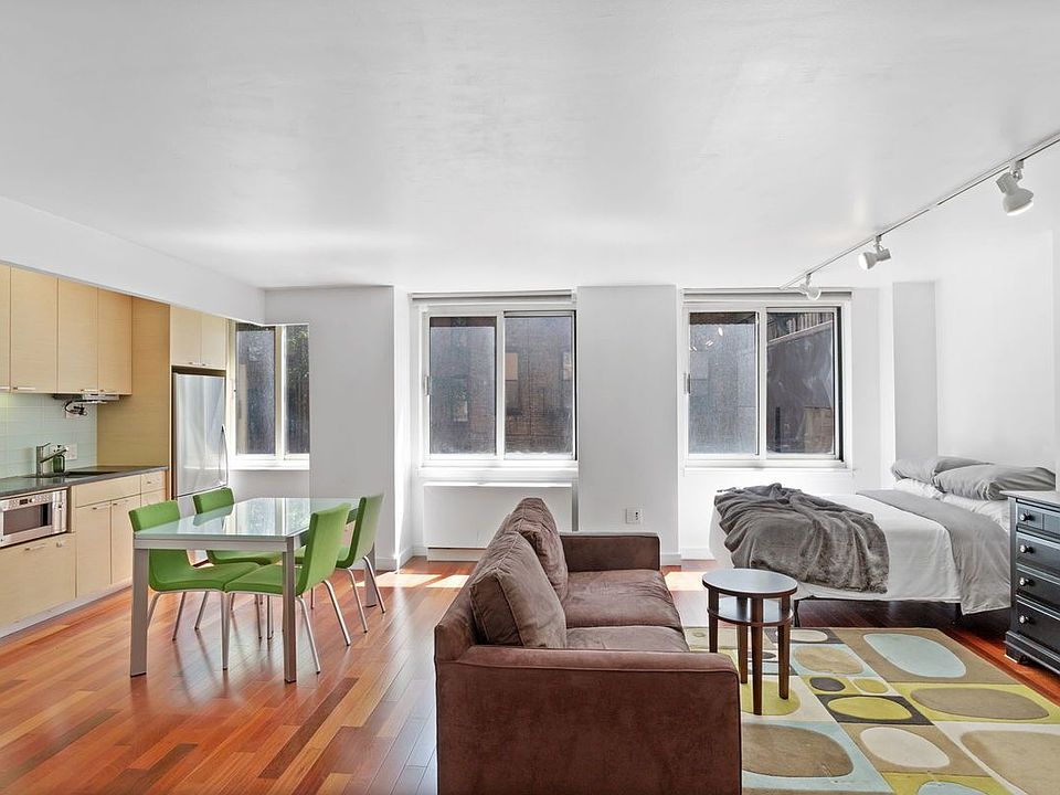 1st image of 206 E 95th St #3CC